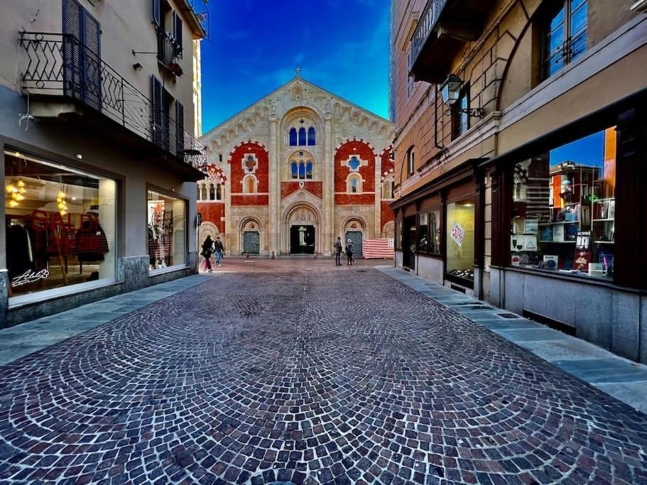 卡萨莱蒙费拉托Prestigioso Attico A Passo Duomo By Revenue House公寓 外观 照片